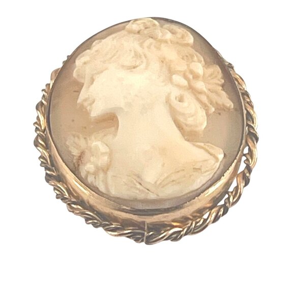 Vintage INC Gold Filled 1 1/8" Cameo Brooch With Braided Gold-Tone Frame - Picture 9 of 9